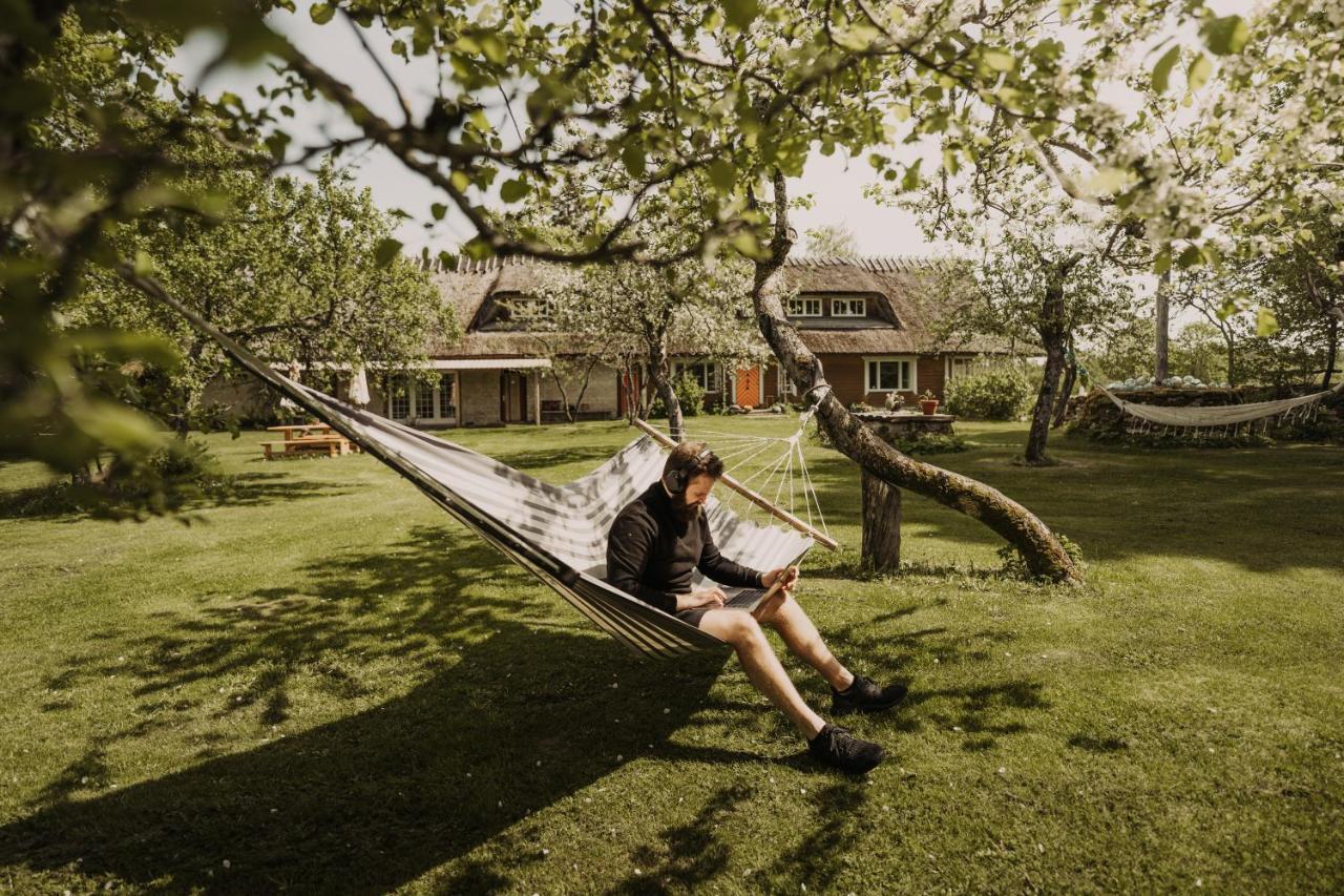 Muhu Tonise Talu Hotel Liiva  Bagian luar foto