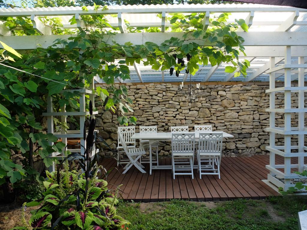 Muhu Tonise Talu Hotel Liiva  Bagian luar foto
